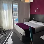 Hotel Calme Des Pins & 3*