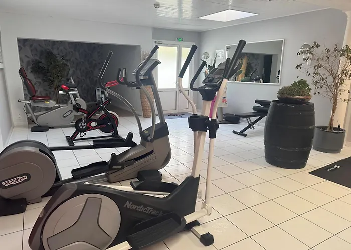 Calme Des Pins & 호텔 3*