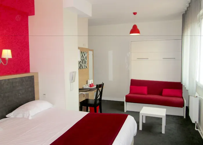 호텔 Calme Des Pins & 3*