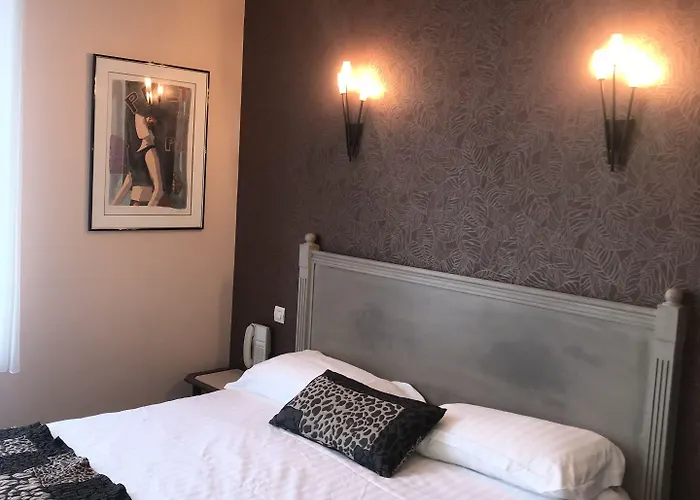 호텔 Calme Des Pins & 3*